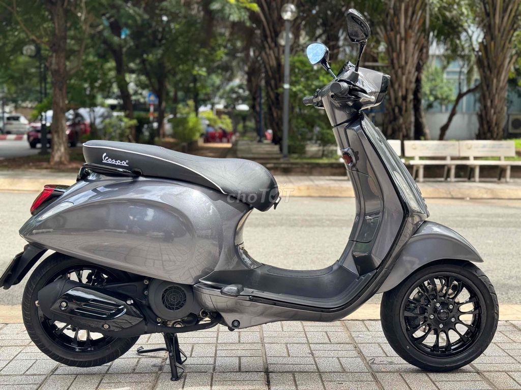 Piaggio Vespa Sprint 2015 серая, номер Хошимина, от собственника