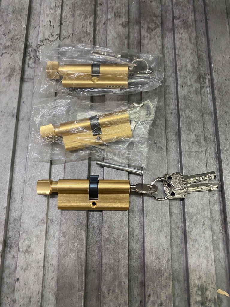 Ổ khóa Đồng Vàng Cổ điển chống gỉ. Mua bán Nội thất, đồ gia dụng khác tại Huyện Nhà Bè Tp Hồ Chí Minh được đăng bởi Trân hình 1