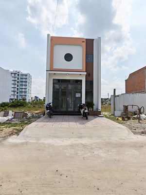 NHÀ TRỆT LỬNG MỚI HOÀN THIỆN KDC ĐÔNG PHÚ GIẢM GIÁ BÁN NHANH TRONG T6
