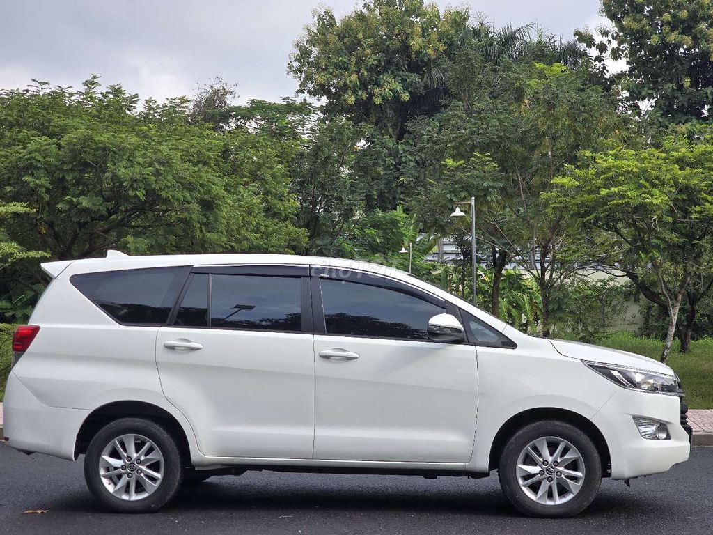 INNOVA 2.0E 2019 MT 105000 км гарантия 1 год