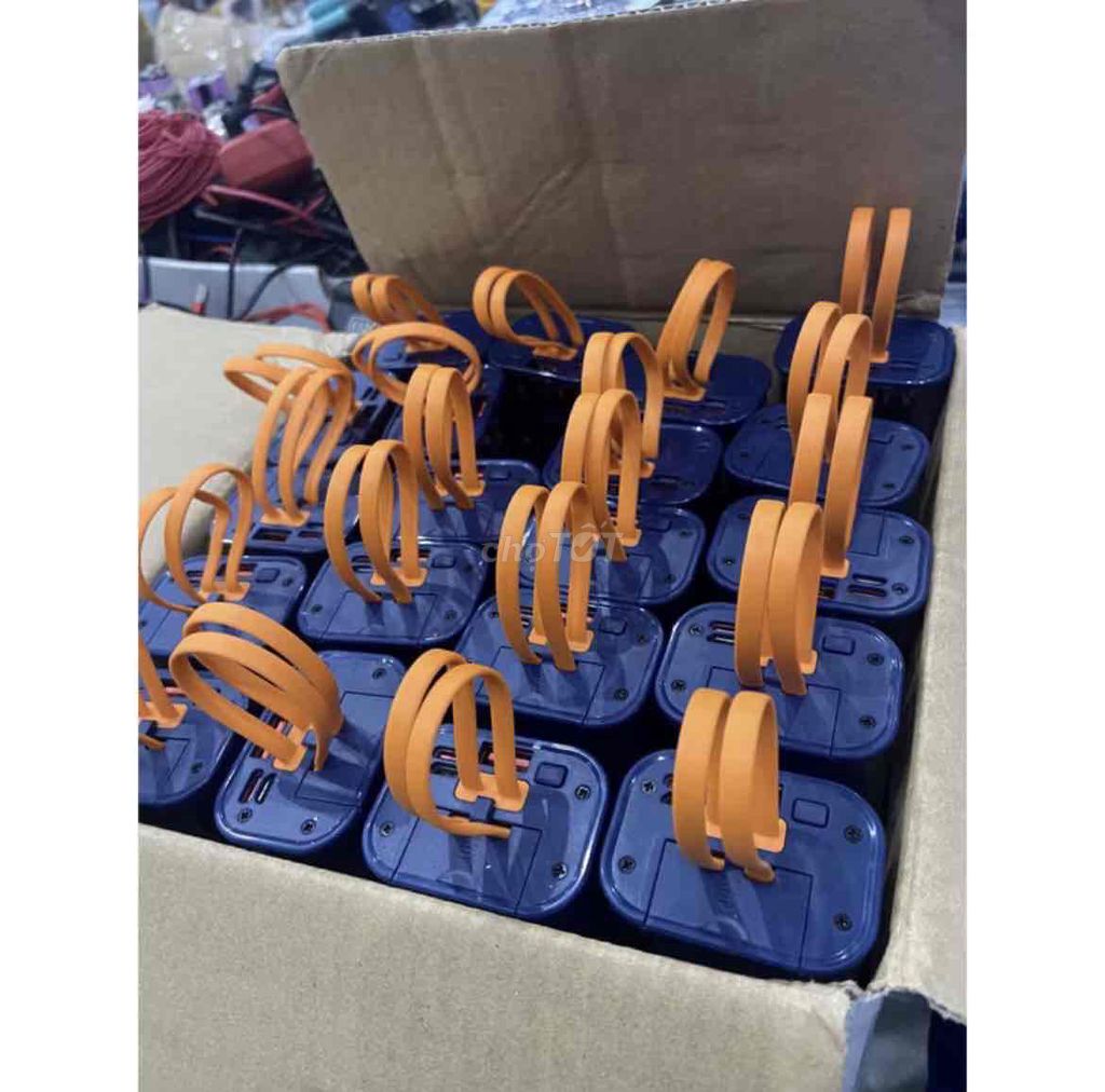 pin sạc dự phòng 10.000mah. Mua bán Phụ kiện (Màn hình, Chuột...) tại Huyện Long Hồ Vĩnh Long được đăng bởi Pin GT hình 1