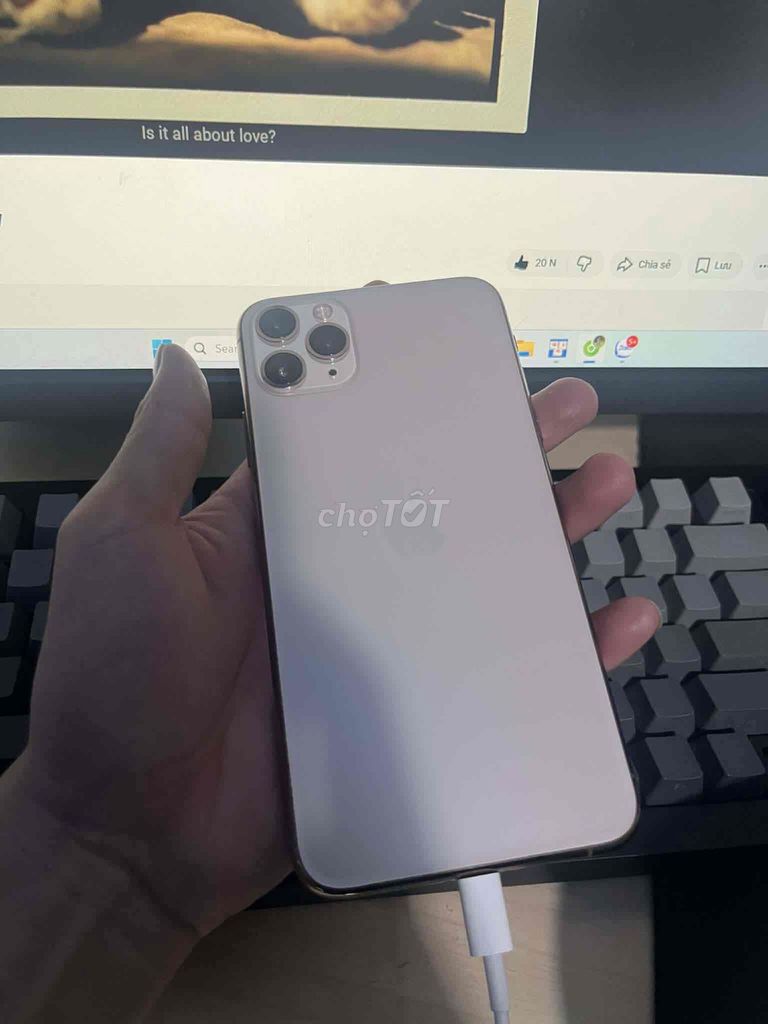 iPhone 11 Pro Max 256GB Vàng. Mua bán Điện thoại tại Thành phố Vũng Tàu Bà Rịa - Vũng Tàu được đăng bởi giang nam hình 1