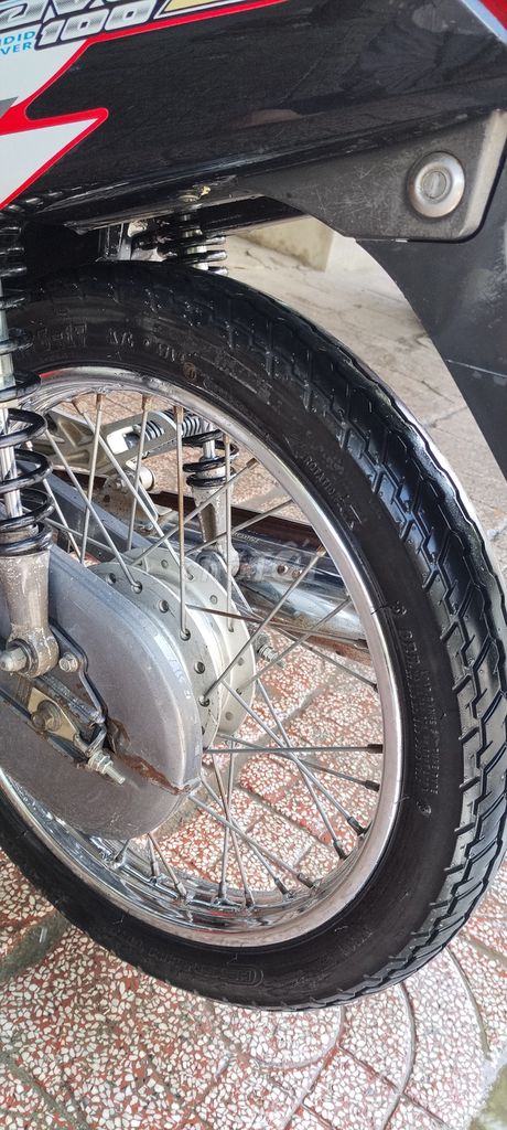 Quay s100 máy móc im ru như cho thở. Mua bán Xe máy tại Huyện Bình Chánh Tp Hồ Chí Minh được đăng bởi Van thinh Bui hình 3