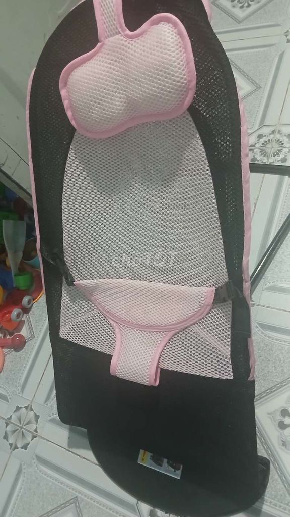 Ghế nhún Vải lưới Hồng Đen. Mua bán Mẹ và bé tại Thành phố Dĩ An Bình Dương được đăng bởi huunam hình 1