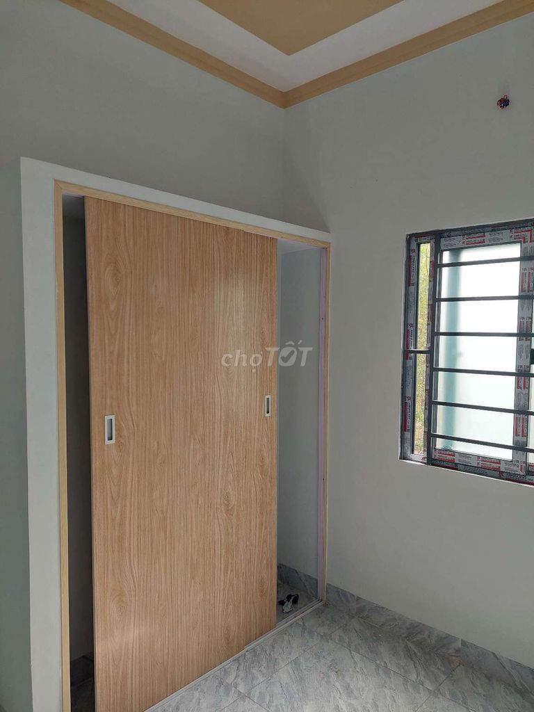 Bán nhà 2 tầng ngay ngã 3 cây sung