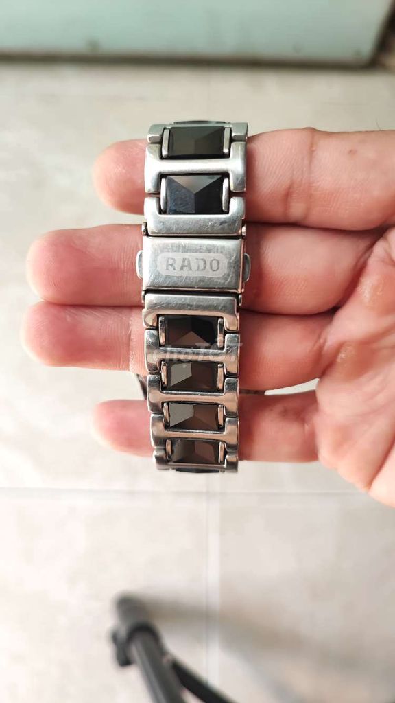 Đồng hồ Rado nam máy pin Nhật Bản Đá và Sapphire