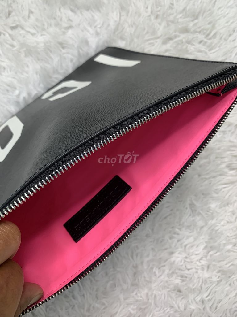 Clutch cầm tay Dsquared2 Đen. Mua bán Túi xách tại Quận 1 Tp Hồ Chí Minh được đăng bởi Lê Chiến hình 1
