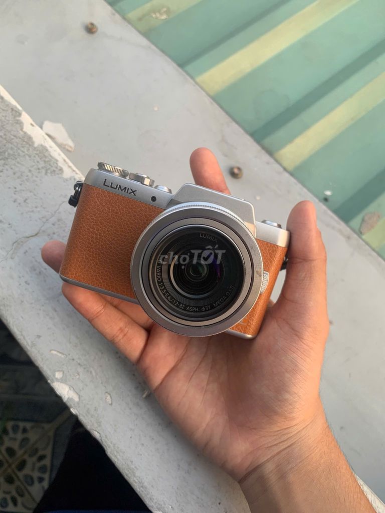 Máy ảnh Lumix GF8. Mua bán Máy ảnh, Máy quay tại Huyện Bình Chánh Tp Hồ Chí Minh được đăng bởi 30 Phan Lê Minh Tuấn-11A13 hình 1