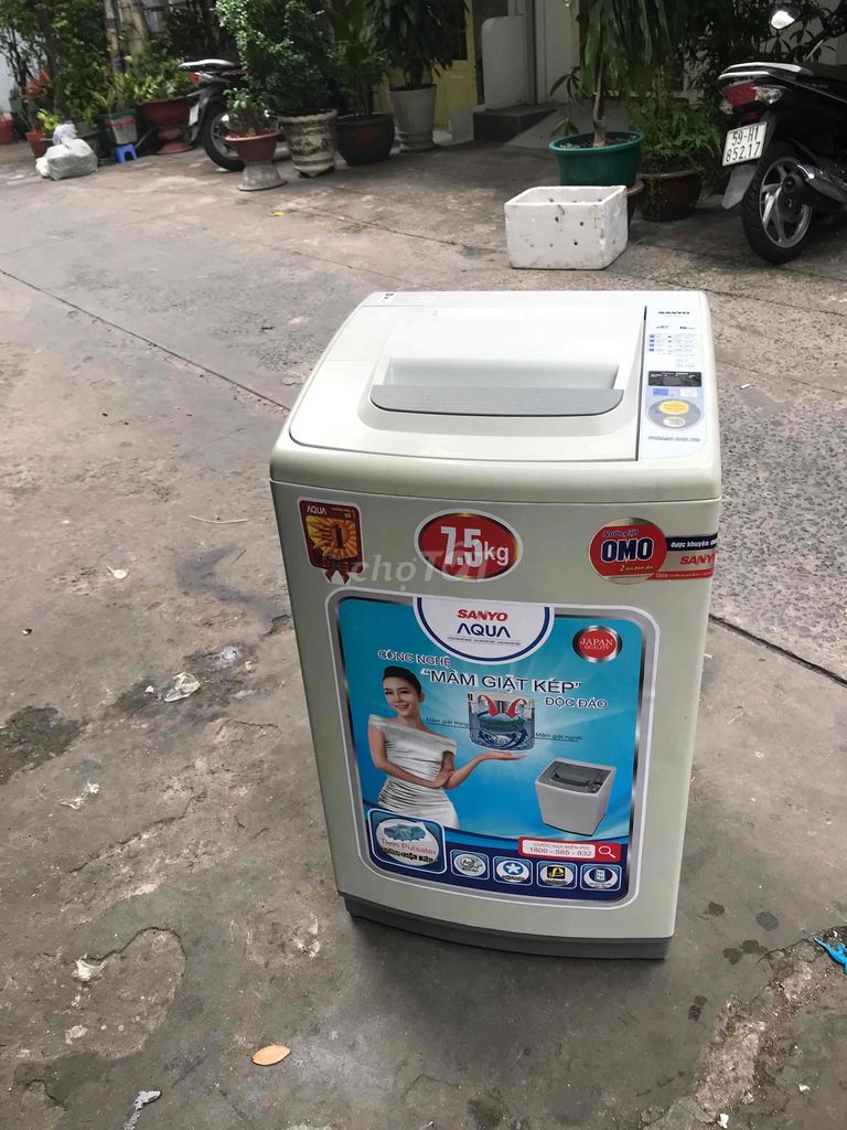 bán máy giặt sanyo 7.5kg,máy đẹp,đang dùng ok