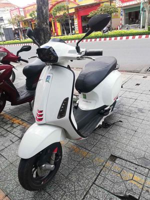 Vespa Sprint 150cc - màu trắng. Mua bán Xe máy tại Thành phố Bến Tre Bến Tre được đăng bởi Quyến