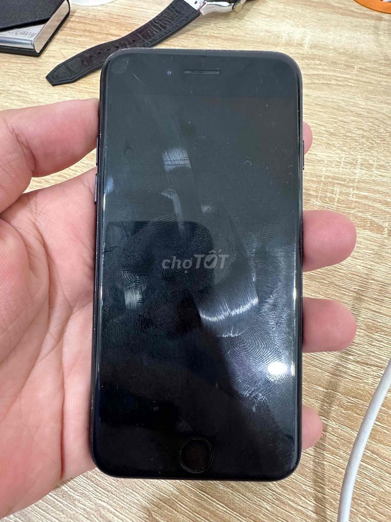 Apple iPhone 7 32GB Đen Đã sử dụng. Mua bán Điện thoại tại Quận 1 Tp Hồ Chí Minh được đăng bởi Ngô Quốc Hưng hình 1