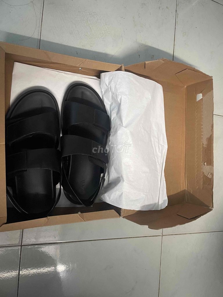 Sandal ZARA Nam Da Đen Mới 100%. Mua bán Giày dép tại Quận Ninh Kiều Cần Thơ được đăng bởi hihi hình 1