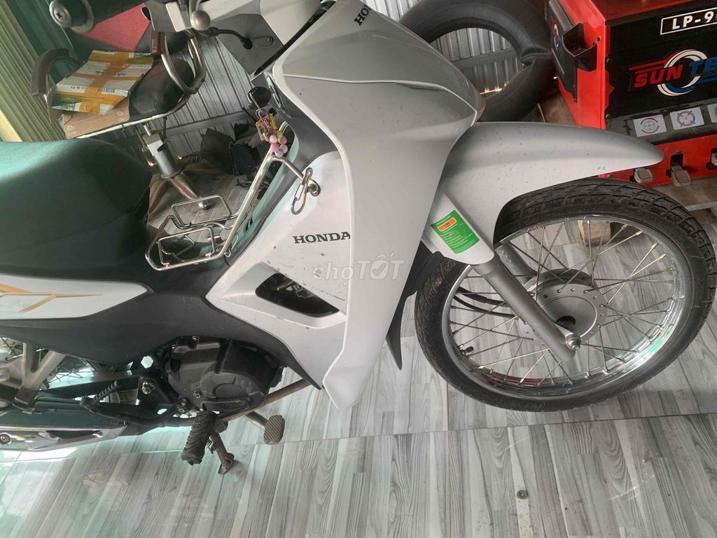 Xe số Honda Wave RSX 110cc màu trắng 2022. Mua bán Xe máy tại Huyện Thạnh Hóa Long An được đăng bởi Nguyên Trí hình 6