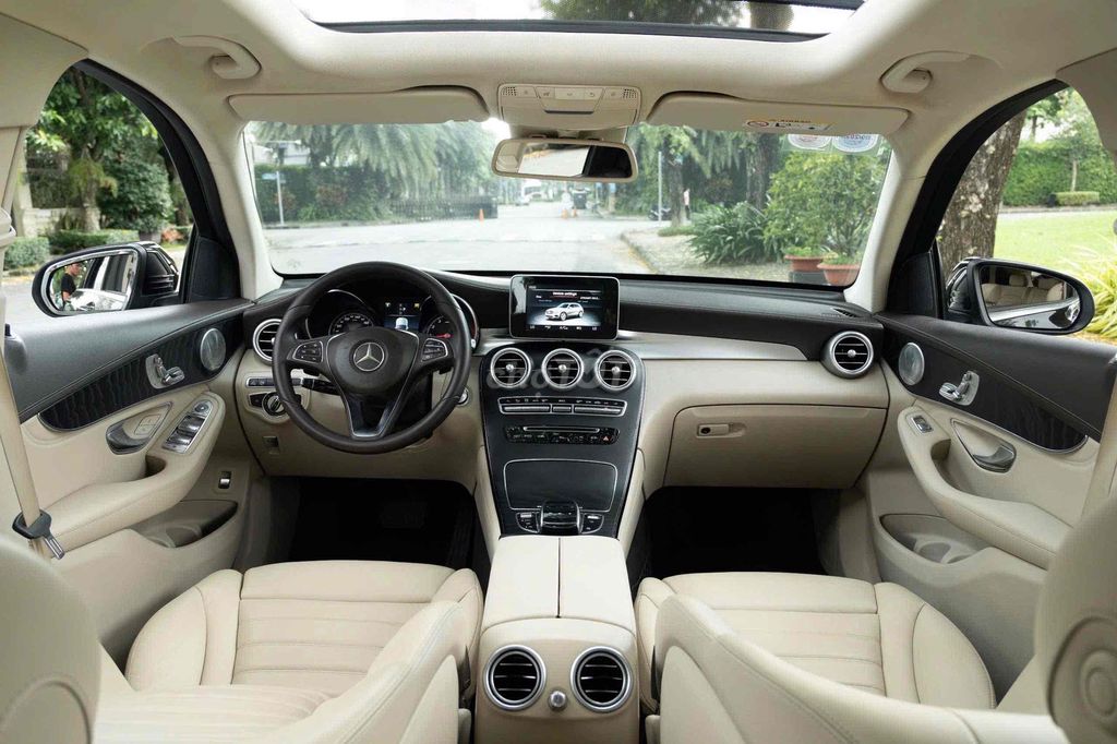 LONG ANH AUTO về Mercedes GLC300 4Matic model 2018. Mua bán Ô tô tại Quận 7 Tp Hồ Chí Minh được đăng bởi LongAnh AuTo  hình 14