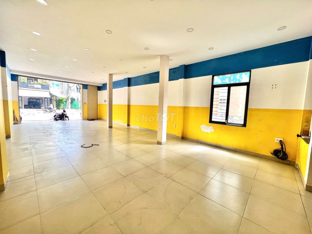 Аренда дома под бизнес, 3 этажа, фасад 6 м, Le Hong Phong