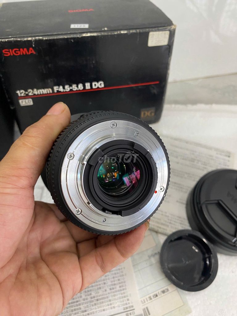 Ống kính siêu rộng Sigma AF 12-24mm rất mới Nikon