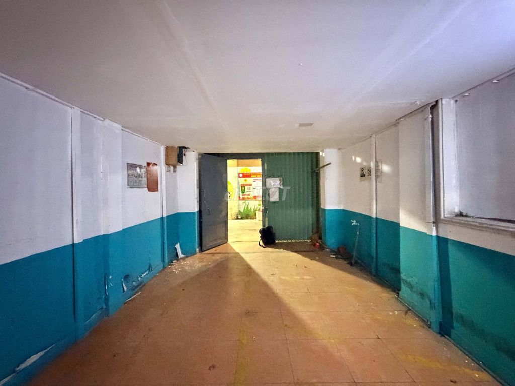 Дом в переулке для грузовиков на улице Нам Ки Хой Нгиа, 3-й округ, 59 м²