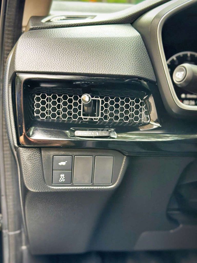 2025 L - 9000 km. Mua bán Ô tô tại Quận Cầu Giấy Hà Nội được đăng bởi oto lướt hà nội  hình 13