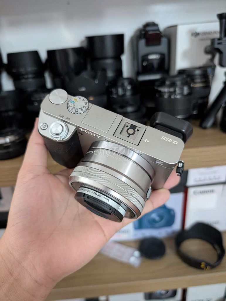 Máy ảnh Sony A6000 Bạc. Mua bán Máy ảnh, Máy quay tại Quận Hải Châu Đà Nẵng được đăng bởi Vinh Máy Ảnh hình 1