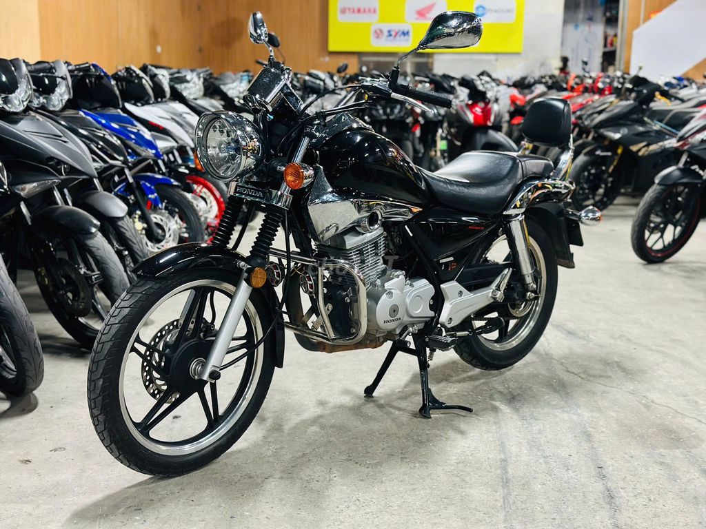 XE MÁYTHANH TÙNG_SHADOW 150 ĐEN HÀNG HIẾM CỰC ĐẸP. Mua bán Xe máy tại Quận Nam Từ Liêm Hà Nội được đăng bởi THANH TÙNG hình 4