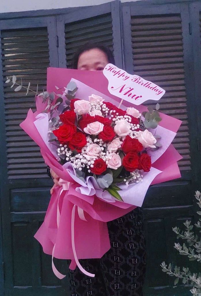 Bó hoa hồng mix tại GiaoLong. Dịch vụ tại Huyện Châu Thành Bến Tre được đăng bởi Út Nhàn Nguyễn hình 1