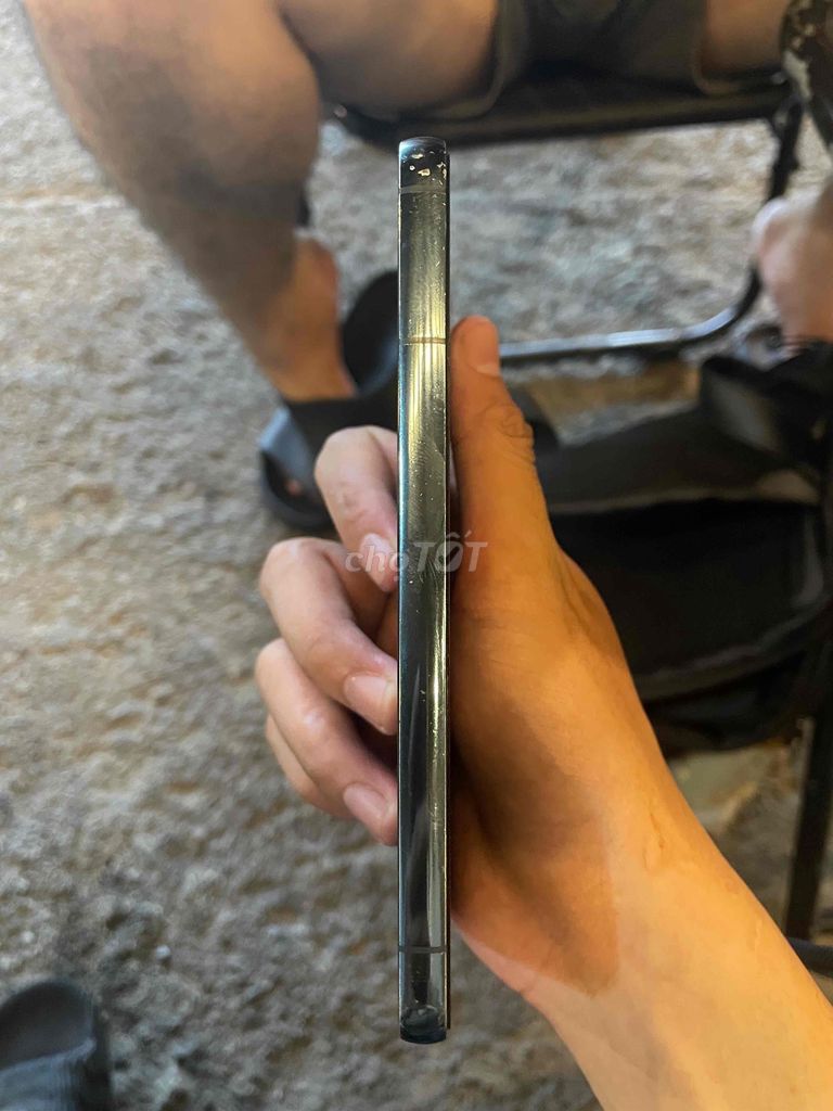 Em cần bán Samsung S22 8/128gb