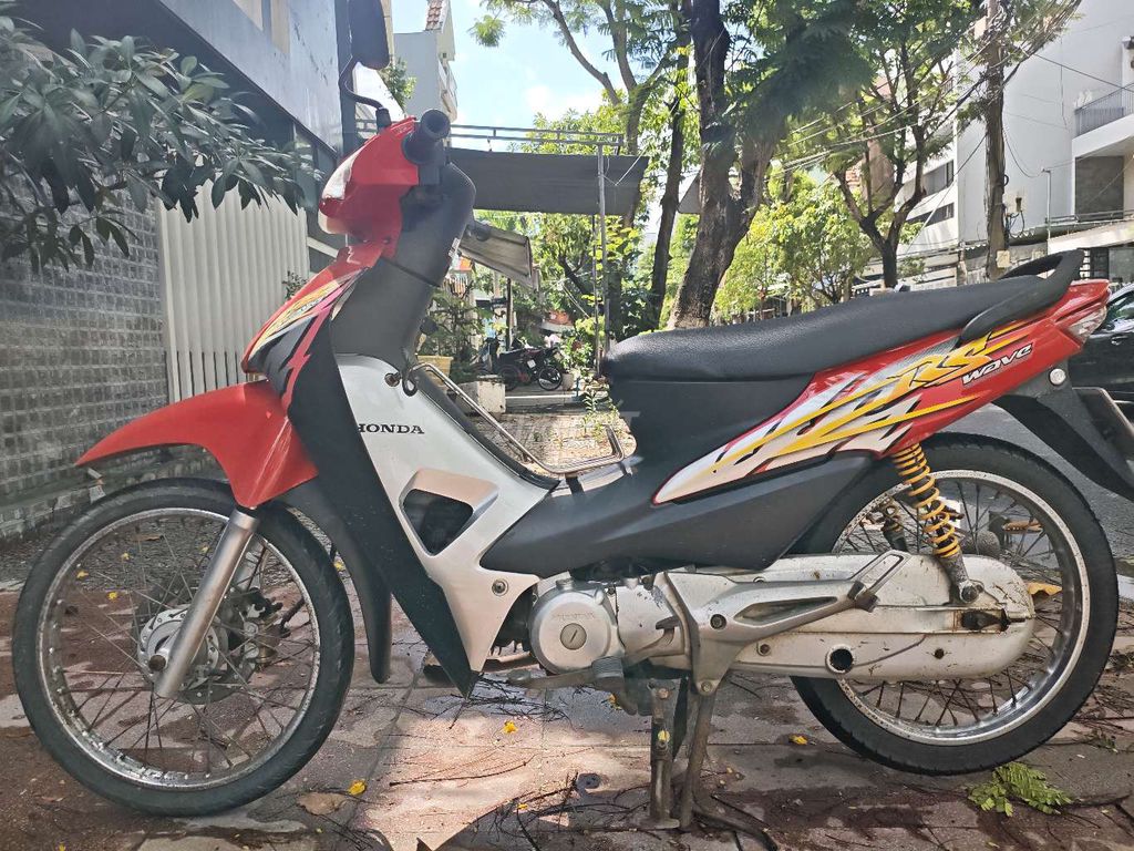 Honda Wave RS работает тихо, полностью функционально
