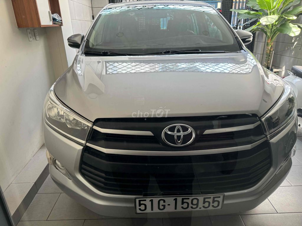 Toyota Innova 2018 2.0E,số sàn màu bạc