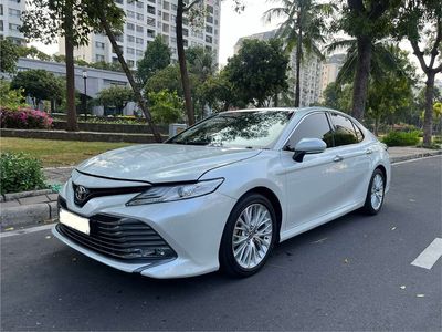 Toyota Camry 2019 2.5Q Trắng