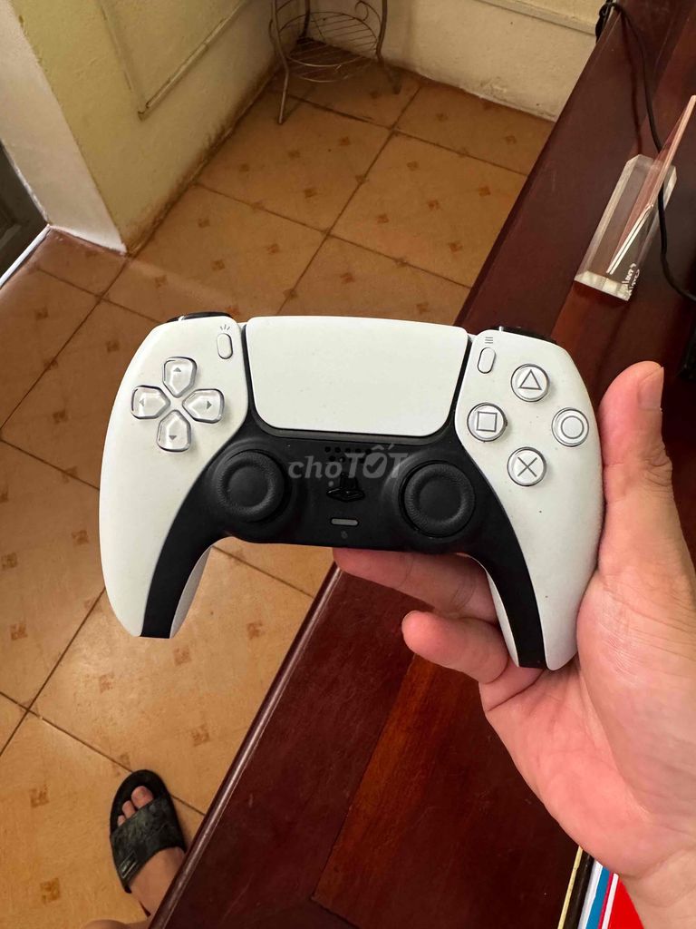 Tay cầm chơi game Sony DualSense Trắng. Mua bán Thiết bị chơi game tại Thành phố Ninh Bình Ninh Bình được đăng bởi Mai Văn Dũng hình 1
