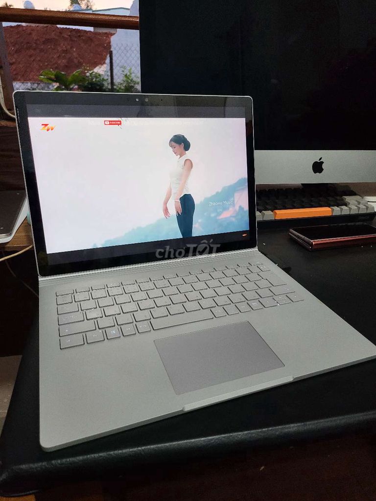 Surface book laptop cho doanh nhân
