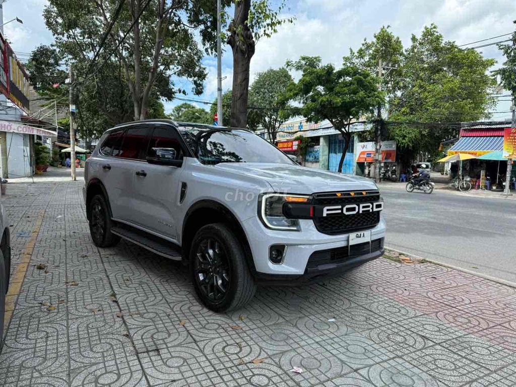 Everest mode2023  Titanium 2.0L AT 4x2 - 36000 km. Mua bán Ô tô tại Quận 12 Tp Hồ Chí Minh được đăng bởi Văn Bình hình 1
