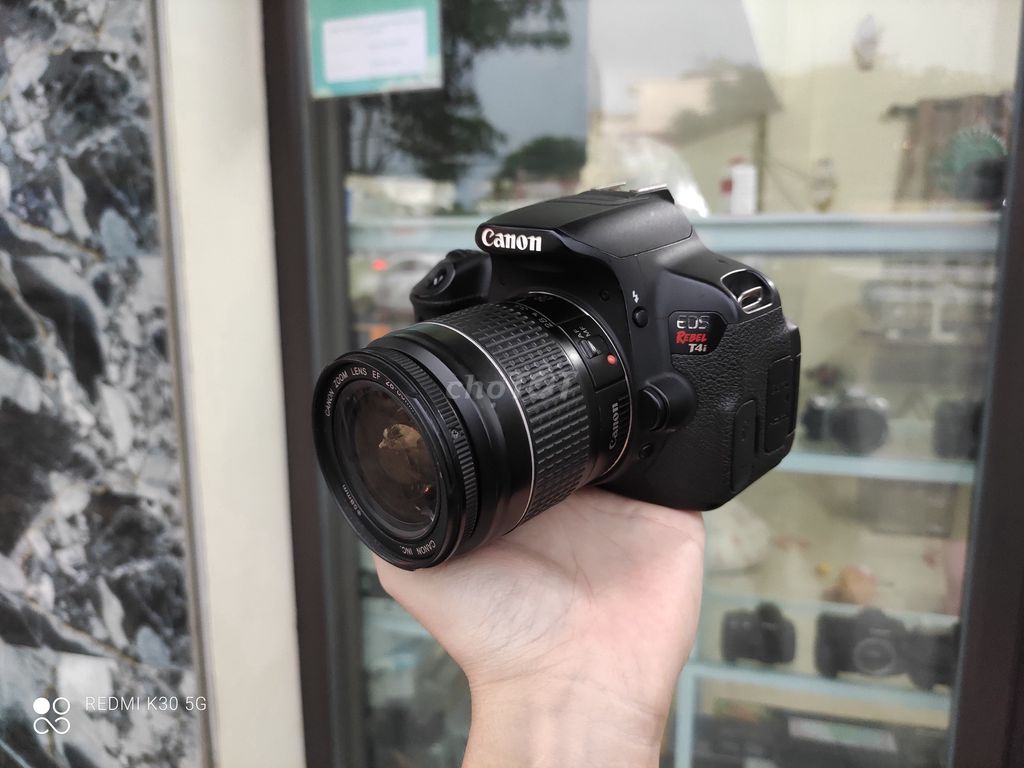 Máy ảnh Canon 650D kèm ống kính 28-80mm