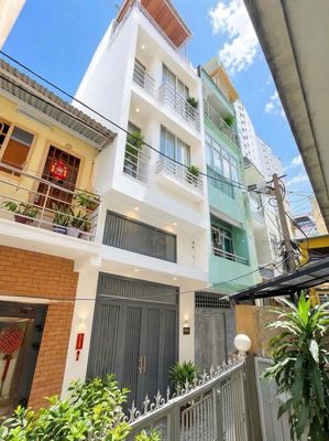 Nhà phố 40 m² · 2 PN · Đường Cách Mạng Tháng 8