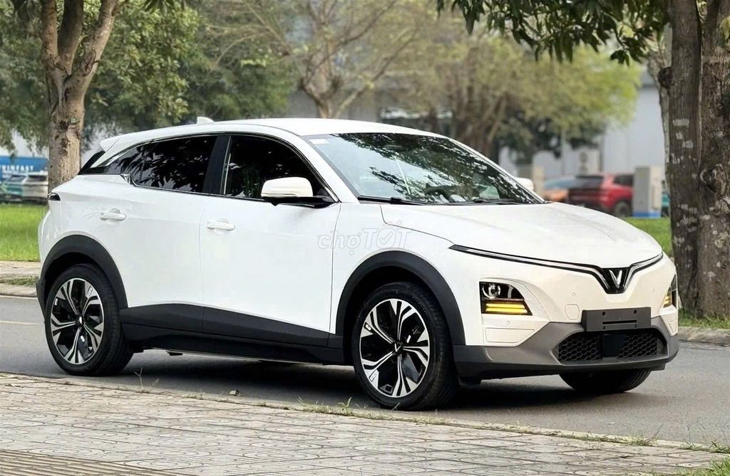 VF6 Plus Vin 2025 sẵn xe giao ngay. Mua bán Ô tô tại Quận Đống Đa Hà Nội được đăng bởi HUY BÁCH hình 3