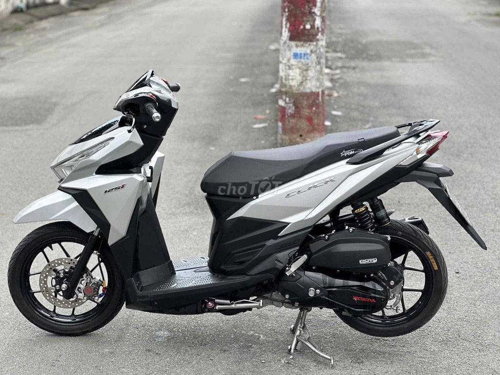 Honda Vario 125 2017 Bạc 30000 km. Mua bán Xe máy tại Quận Bình Tân Tp Hồ Chí Minh được đăng bởi NMT hình 3