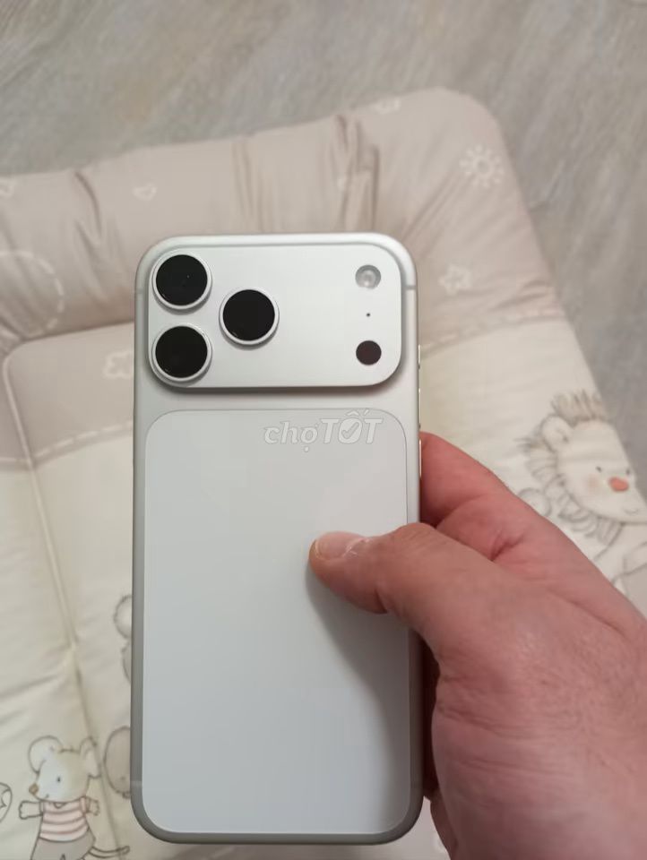 Apple iPhone 17 Pro Trắng Nguyên zin. Mua bán Điện thoại tại Quận Hải Châu Đà Nẵng được đăng bởi Linh hình 1