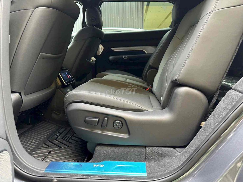 VinFast VF9 2024 Plus - 3400 km. Mua bán Ô tô tại Quận Tân Phú Tp Hồ Chí Minh được đăng bởi Nguyễn Tân Xe Lướt  hình 11