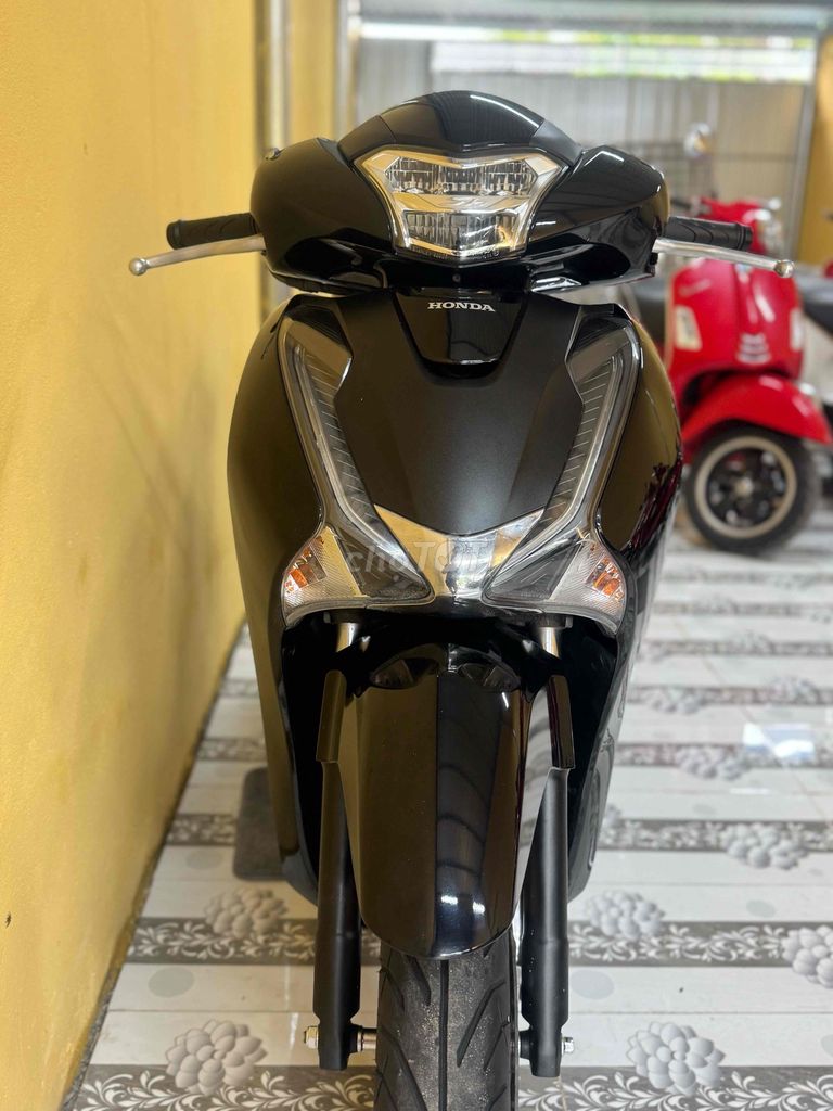 Sh 125 đời 2019 đen bóng mới keng 43E1-511.53. Mua bán Xe máy tại Quận Sơn Trà Đà Nẵng được đăng bởi Minh Dũng bán trả góp 136 vân đồn  hình 2