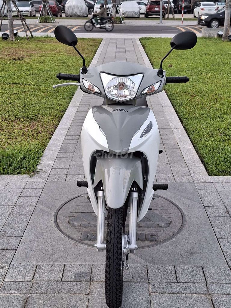 Wave A Xám Trắng. Biển 43 Như mới. Mua bán Xe máy tại Quận Hải Châu Đà Nẵng được đăng bởi Mua Bán Xe Cũ Có Góp Nợ xấu hình 4