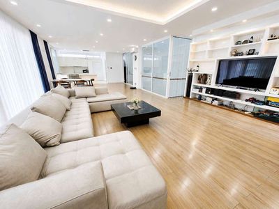 Аренда · 6 комн. · 160 м² · Quận 7, ул. Đường Phú Thuận