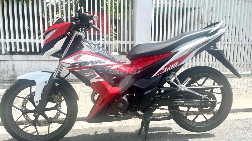 HONDA SONIC CHÍNH CHỦ XE ĐẸP MÁY ÊM ZIN. Mua bán Xe máy tại Huyện Trà Ôn Vĩnh Long được đăng bởi Cửa hàng xe Phương Linh hình 3