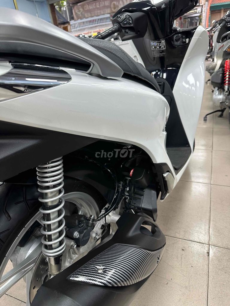 SH 125cc thắng ABS mua 2024 chạy 5 ngàn km mới 99%. Mua bán Xe máy tại Quận 8 Tp Hồ Chí Minh được đăng bởi A. Hải hình 7