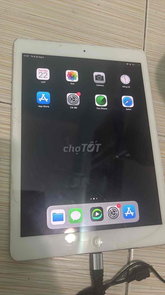 Apple iPad Air 1 16GB Bạc Màn hình bể. Mua bán Máy tính bảng tại Quận 12 Tp Hồ Chí Minh được đăng bởi Lâm Hoàng hình 1