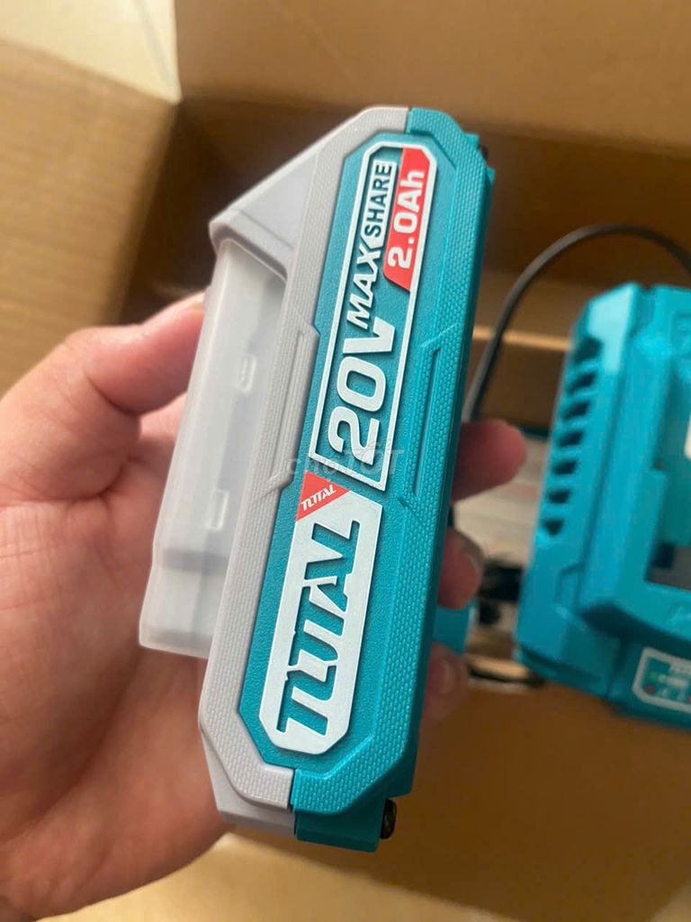 Pin sạc TOTAL 20V 2.0Ah Xanh ngọc. Mua bán Linh kiện (RAM, Card...) tại Huyện Châu Thành Hậu Giang được đăng bởi Dụng cụ cơ khí Mái Dầm  hình 1