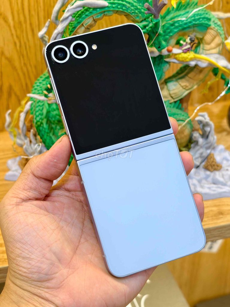Samsung ZFlip 6 256GB Xám. Mua bán Điện thoại tại Quận 10 Tp Hồ Chí Minh được đăng bởi Khánh Trần hình 1