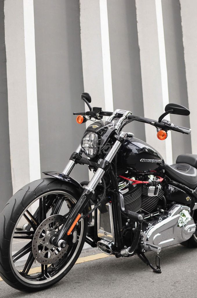 Thanh Motor cần bán Harley Davidson Breakout 2020. Mua bán Xe máy tại Quận Hoàng Mai Hà Nội được đăng bởi Lê Chí Thanh hình 3