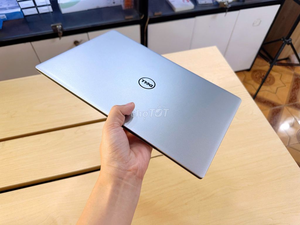 Dell XPS 13 9360 Core i5-8250U/8GB/256GB 13.3" FHD. Mua bán Laptop tại Quận Thanh Xuân Hà Nội được đăng bởi Vũ Vân Hoàng hình 1