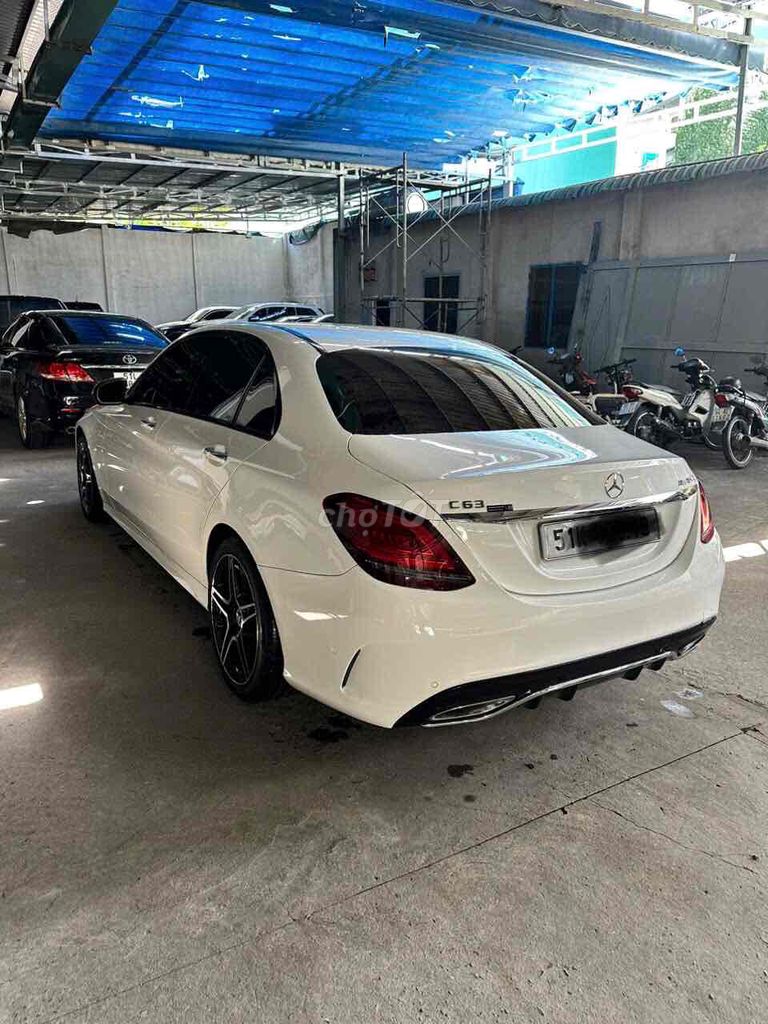 Mercedes-Benz C300 Trắng 5 chổ. Mua bán Ô tô tại Quận 12 Tp Hồ Chí Minh được đăng bởi Ngân hình 3
