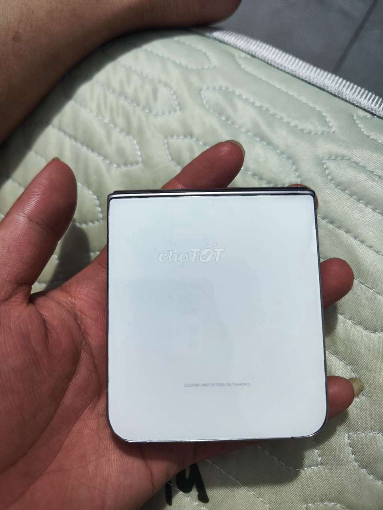 Samsung Z Flip 4 Hỏng màn hình. Mua bán Điện thoại tại Huyện Thuận Thành Bắc Ninh được đăng bởi nguyen long hình 1